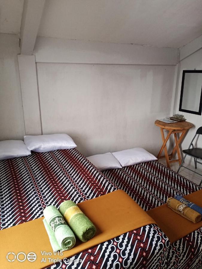 日惹罗斯门法德勒旅馆公寓 外观 照片