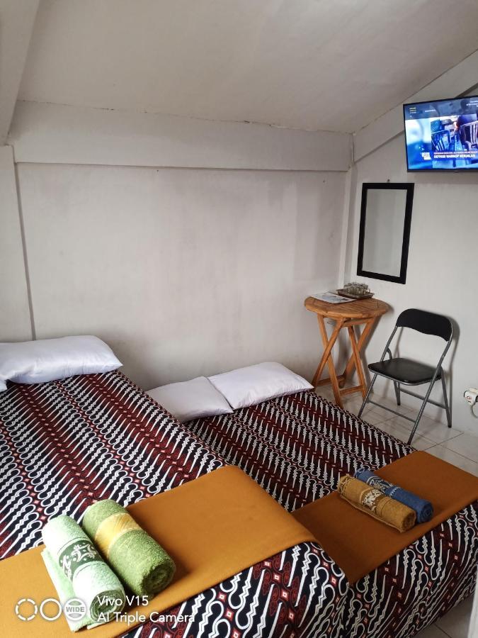 日惹罗斯门法德勒旅馆公寓 外观 照片