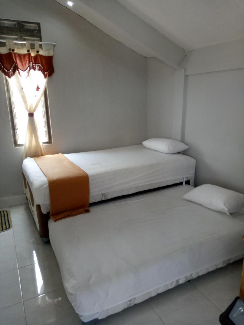 日惹罗斯门法德勒旅馆公寓 外观 照片